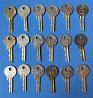 18 vtg THE YALE & TOWNE MFG. CO., KEYS, all are same cut #19239, lock security