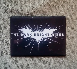 The Dark Knight Rises Kühlschrankmagnet Sammlerstück schwarz weiß kostenloser Versand - Bild 1 von 3