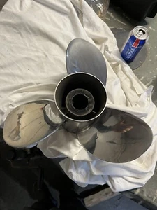 USED MERCURY MARINE VENGEANCE #48-17314 STAINLESS STEEL RH 14P PROPELLER - Picture 1 of 8