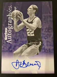 2011-12 Fleer Retro 1999-00 Autographics Design Autograph 99AUDS Detlef Schrempf