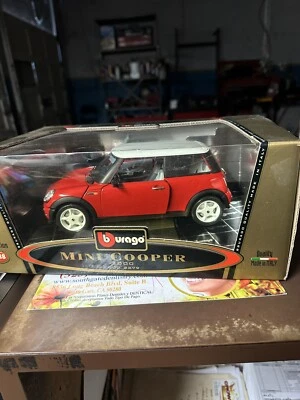 Mini Cooper 2000 Burago Gold Collection Collectible 1:18 Diecast Metal Red - Image 1 of 4