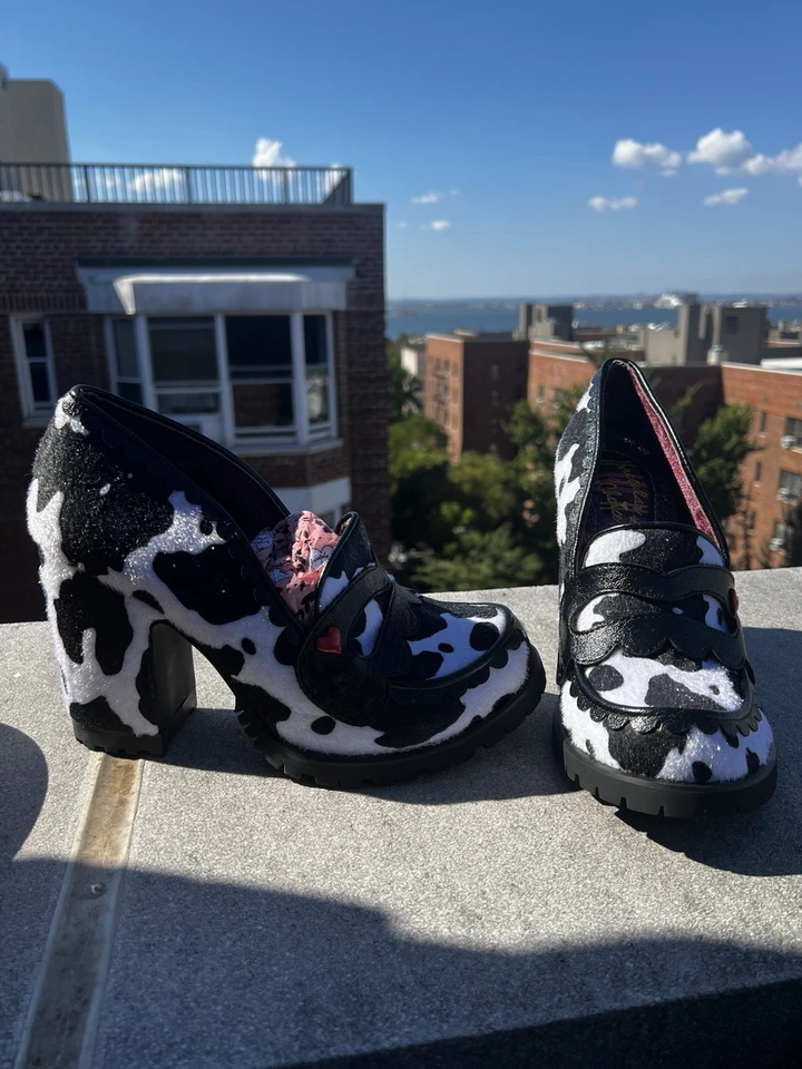 Salto feminino “Loaf It Up” padrão vaca escolha irregular tamanho EUA 11 UE 42 - Imagem 1 de 4