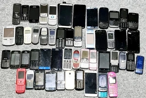 Joblot of 50 Plus Mixed Mobile Phones - Faulty, For Parts or Repairs"Vintage Lot - Picture 1 of 12