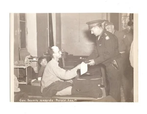WWII WW2 Original Photo 'Gen. Devers awards Purple Heart' to Soldier 1940's READ - Picture 1 of 4