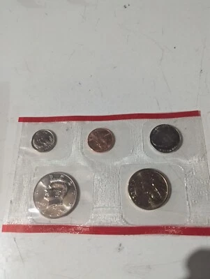 The 2000 D Denver BU US Mint 10 Coin set Cello wrapped in Original Envelope - Image 1 of 4