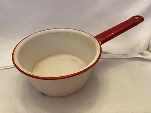Vintage RED & WHITE ENAMEL SAUCEPAN 1 Quart 6" Diameter - Picture 1 of 6