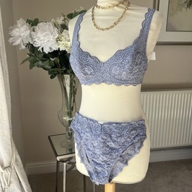 34B  Triumph amourette 300  Bra Underwired Supportive Lingerie briefs U.K. 10 