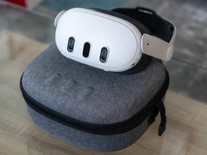 Meta Quest 3 128GB Virtual Reality VR with Case, Elite strap and charging dock - Picture 1 of 7