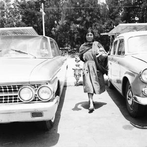 XOCHIMILCO c. 1960 - Femme Autos Américaines Mexique - Négatif 6x6 - MEX 27 - Picture 1 of 1