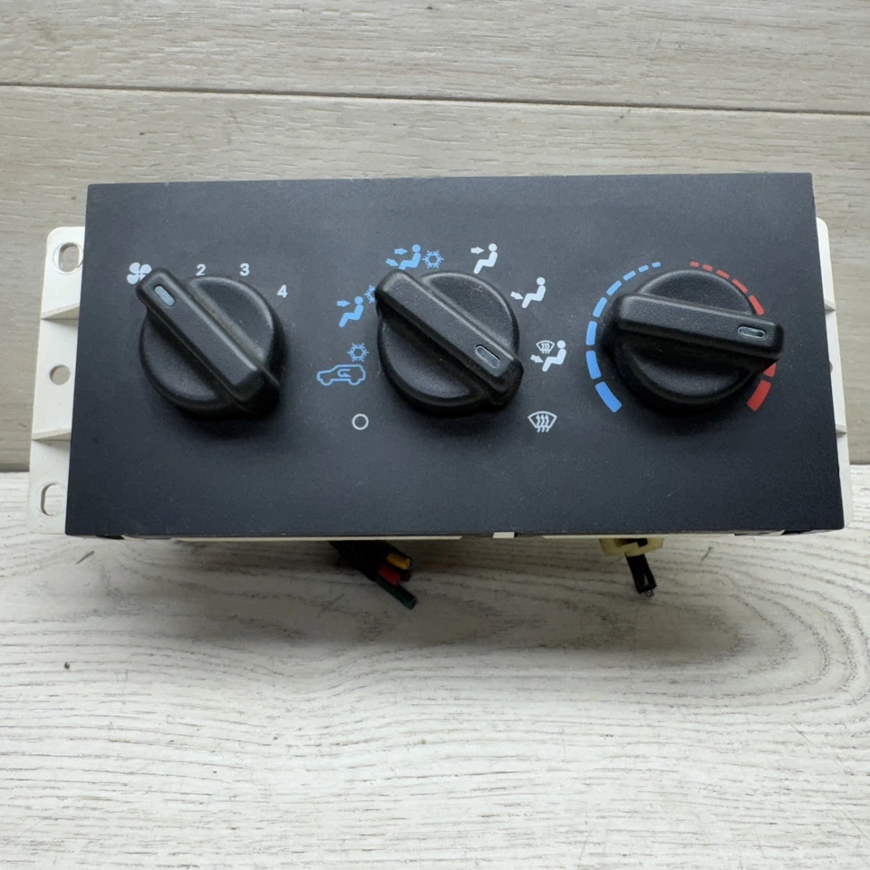Interruptor de control climático calefacción aire acondicionado Jeep Cherokee XJ 99-01 55037426AD Foto 1 de 4