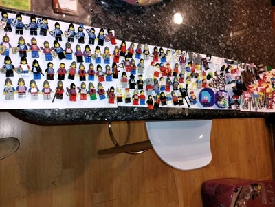 Lego Vintage Knight Castle Minifigure Lot Of 83 Plus Extra Minifigs Accessories  - Image 1 of 4
