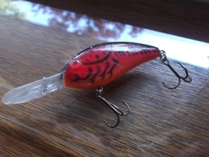 Older Excalibur Suspend Fat Free Shad Fingerling BSD5F Red Crayfish - Picture 1 of 4