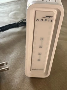 ARRIS SURFboard SB8200 DOCSIS 3.1 10 Gbps Cable Modem - Picture 1 of 3