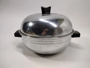 Forno da portata vintage WEST BEND in alluminio con inserto e manico a vapore! - Foto 1 di 14