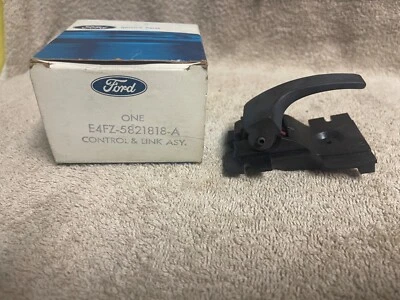 NOS FORD E4FZ-5821818-A 1981-1988 ESCORT EXP LYNX LN7 MAÇANETA INTERNA DA PORTA DIREITA - Imagem 1 de 4