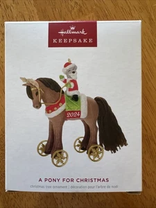 Hallmark Andenken Weihnachtsschmuck A Pony For Christmas 27th #27 2024 Neu - Bild 1 von 3