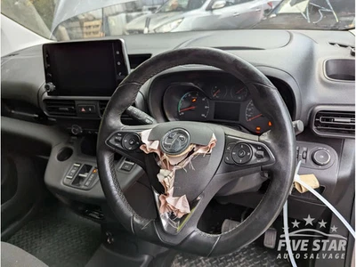 Vauxhall Combo Steering Wheel 2023 Van/MPV 4/5dr MK4 (E) K9 (21-24) Combo-e - Image 1 of 4