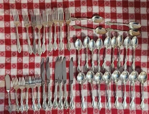 42 pezzi OLD SOUTH II 2 placca argento WM.A ROGERS ONEIDA LTD - Foto 1 di 13