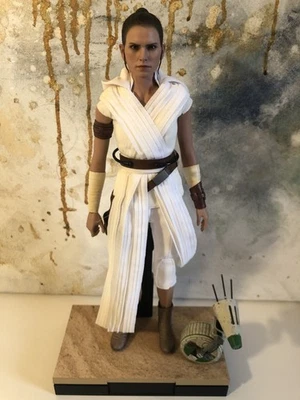 Hot Toys Star Wars: The Rise of Skywalker - Rey y D-O - Suelto Foto 1 de 4