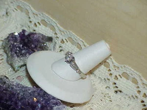 10k .33Ct Diamond Solitaire Ring White Gold Sz 7 Ornate Side Diamonds Valentines - Picture 1 of 11
