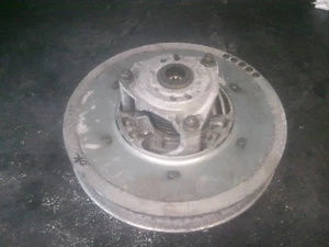 2001 01 Yamaha Secondary Clutch # 8CR-17660-10-00 Vmax SX600R 600 sx SXR - Picture 1 of 5