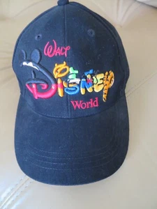 Vintage DISNEY WORLD 2001 baseball cap, logo is Winnie, Tigger, Donald, Pluto + - Picture 1 of 4