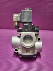 Univer Vakuumventil AG-3051 PF00/0336 3/2 Wege mit 2 extra Filter - Bild 1 von 3