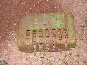 John Deere B Grille - Picture 1 of 2