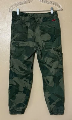 Pantalones cargo Husky camuflados Wrangler talla 12 para niño Foto 1 de 4