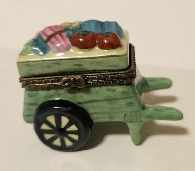 Vintage 3D Small Green Ceramic Hinged Trinket Jewelry Box Vegetables Cart Shape - Image 1 of 4