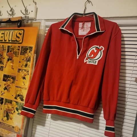 New Jersey Devils Inaugural Season Training Staff  Pull Over Size 36/Men Small Cover