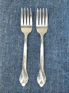 2 Oneida USA Tribeca Salad Or Dessert Forks Stainless Flatware 6 11/16” - Picture 1 of 7