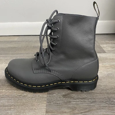 Botas de combate Doc Martens 1460 Pascal de cuero gris con cordones *NUEVAS sin caja* talla 10 Foto 1 de 4
