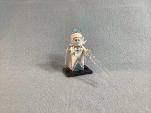 LEGO Collectible Minifigures Ice Queen, Series 16 Incomplete - Picture 1 of 4