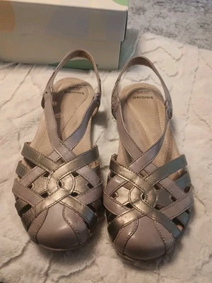 Earth Origins Women's Sandals Size 8M  Taupe Belle Brielle Closed Toe Cushioned - Image 1 of 4