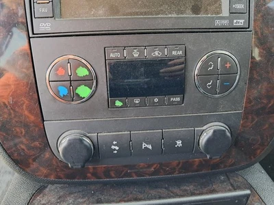 Control de clima montado en tablero Opt CJ2 se adapta 07-11 SUBURBAN 1500 429863 Foto 1 de 4