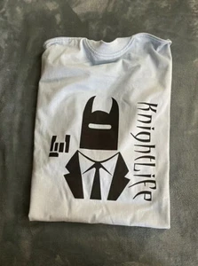 Camiseta PRO CLUB con estampado personalizado KNIGHT LIFE BreOsh Designs TALLA 3XLT Azul Cielo - Imagen 1 de 4