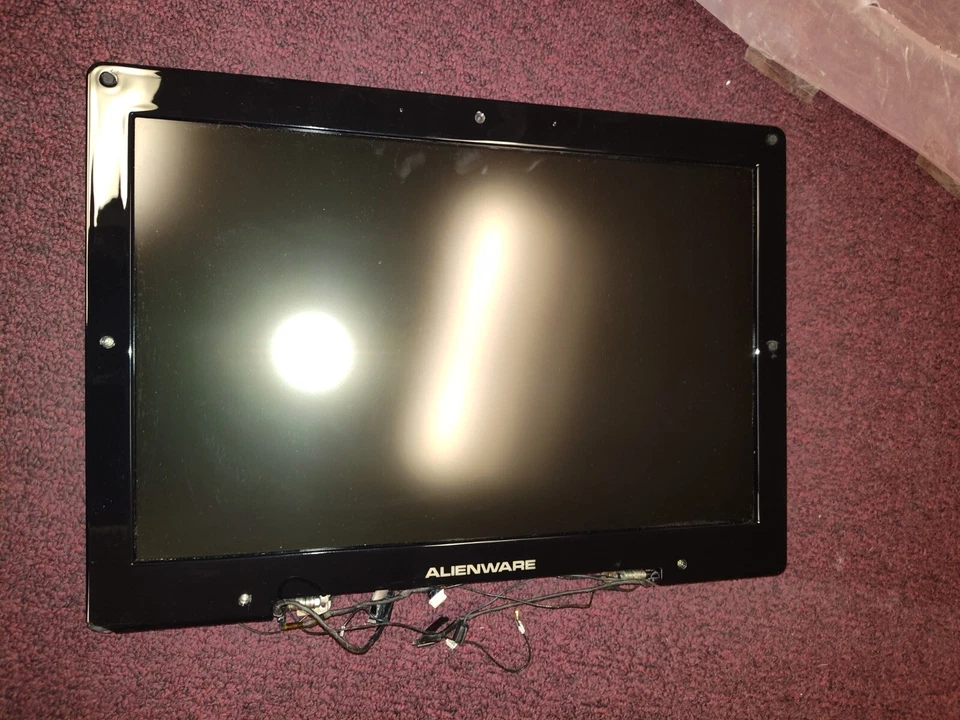 alienware screen 17" w/ chipped top lid, unknown model# FOR PARTS OR NOT WORKING - Image 1 of 4