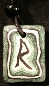 Celtic pendant & pin - Runestone Rad (transform) - Picture 1 of 2