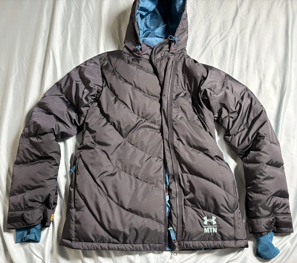 Under Armour MTN Plumón Relleno Chaqueta de Esquí Con Capucha Cremallera Completa Invierno Para Mujer Mediana Foto 1 de 4