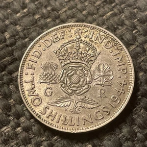 GREAT BRITAIN 1944 TWO SHILLINGS (FLORIN)  SILVER COIN - Picture 1 of 2