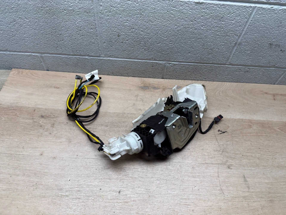 MERCEDES BENZ SL600 SL500 SL55 OEM RIGHT PASSENGER SIDE DOOR LOCK LATCH ACTUATOR - Image 1 of 4