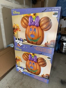 AUSVERKAUFT! Costco Disney Minnie Mouse Kürbis mit Lichtern und Musik - Bild 1 von 3