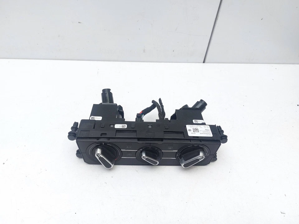 VOLKSWAGEN POLO MK6 2025 AC CLIMATE HEATER CONTROL SWITCH PANEL 2G2820045S - Image 1 of 4