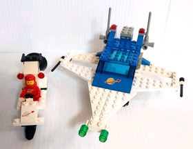 LEGO Cosmic Cruiser 6890 100% Complete W/ Red Astronaut - Classic Space 