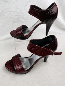 White House Black market Paula Heels Crocodile Print Dark Burgandy Heels Size 9 - Picture 1 of 10