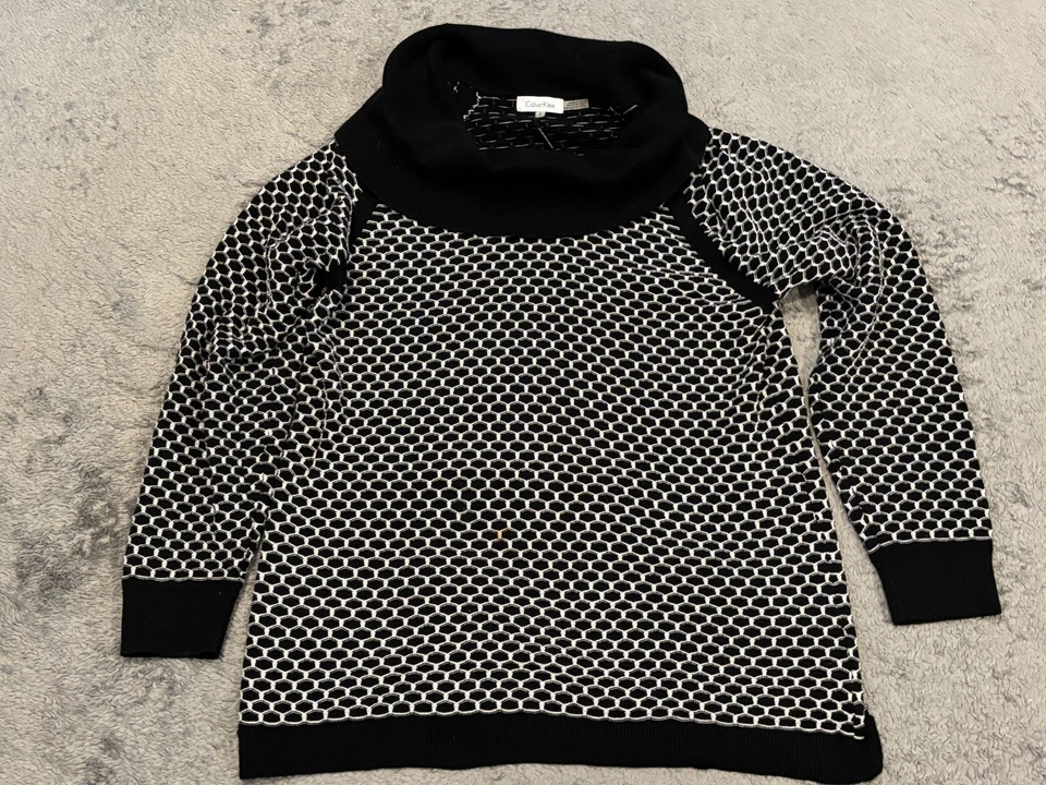 Suéter Calvin Klein Capucha Cuello Tortuga Mujer Grande Negro Blanco Geométrico Foto 1 de 4