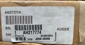 New OEM John Deere AH217774 Clamp - Picture 1 of 2