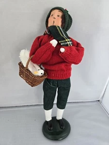 RARE Byers Choice Ltd Carolers 2007 Traditional Adult Male with Goose in Basket - Picture 1 of 8