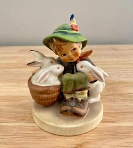 Vintage Goebel Playmates W. Germany Junge mit Hase Kaninchen Figur weiß Hasen - Bild 1 von 3